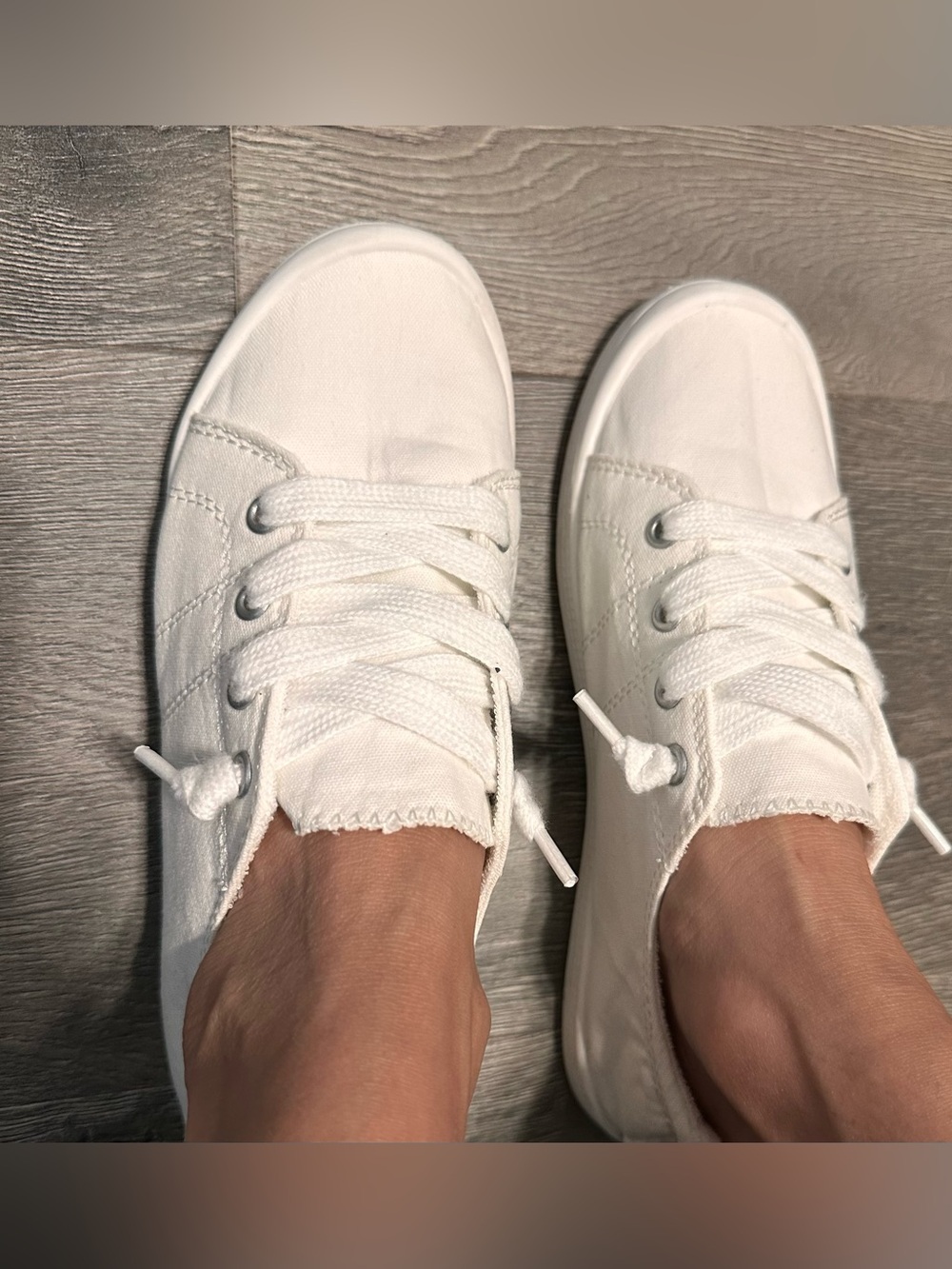 Jellypop White Canvas Low-Top Lace-Up Sneakers
